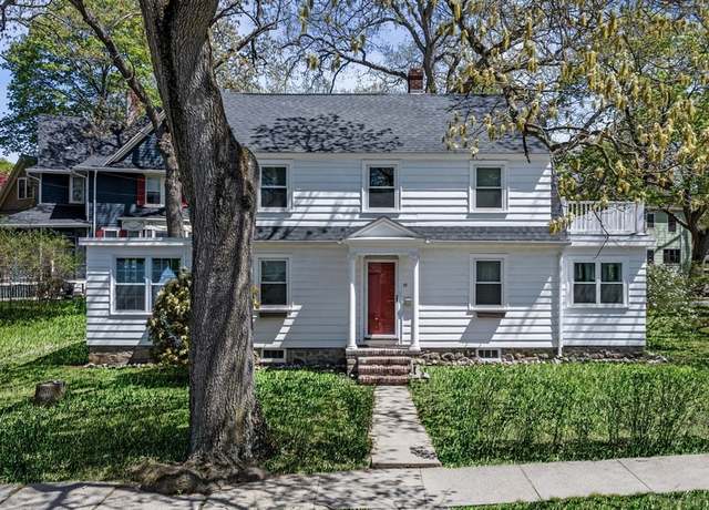 Property at 19 Renwick Rd, Melrose, MA 02176, 3 beds, 1.5 baths