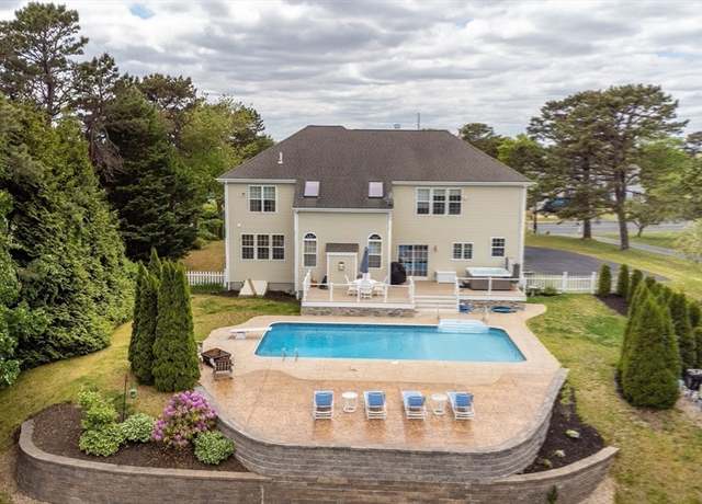 Property at 407 Raymond Rd, Plymouth, MA 02360, 4 beds, 2.5 baths