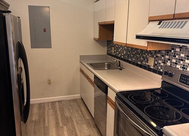 Property at 235 State St #409, Springfield, MA 01103, 1 bed, 1.5 baths