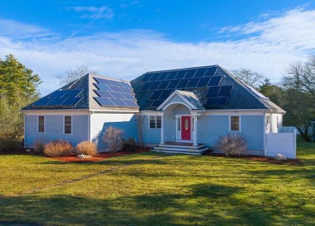 Property at 7 Cranberry Ln, Wareham, MA 02538, 3 beds, 3.5 baths