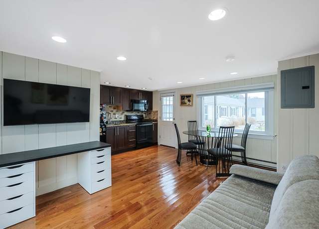 Property at 174 Captain Chase Rd #10, Dennis, MA 02639, 1 bed, 1 bath