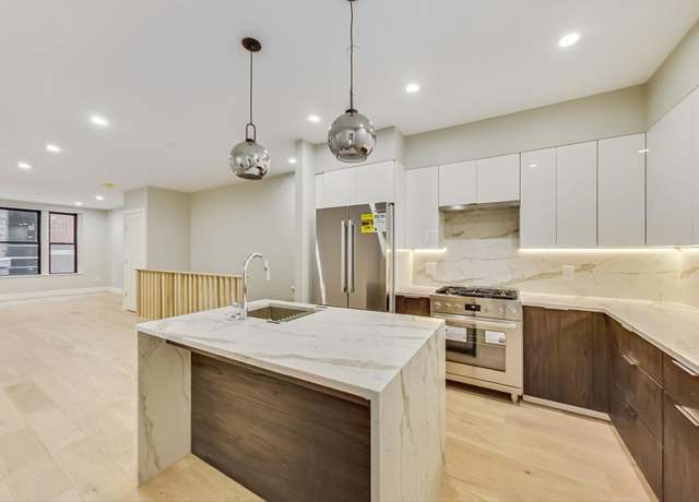 Property at 14 N Bennet St #1, Boston, MA 02113, 2 beds, 2.5 baths