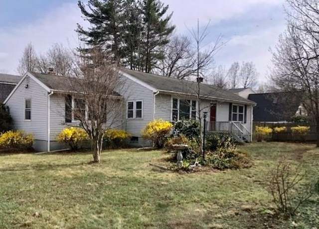 Property at 211 Lakeview Ave, Tyngsborough, MA 01879, 3 beds, 1.5 baths