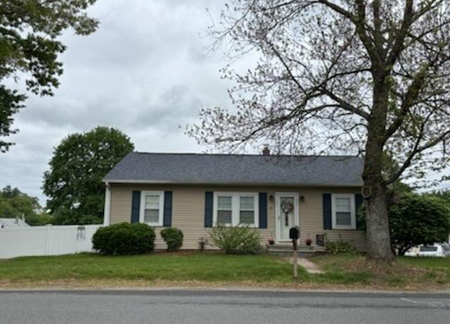 Property at 98 Varnum Rd, Dracut, MA 01826, 2 beds, 1 bath