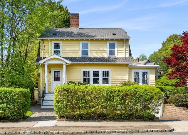 Property at 11 Hawthorne Ave, Arlington, MA 02476, 3 beds, 2 baths