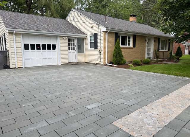Property at 33 Stevens Rd, Framingham, MA 01702, 3 beds, 2.5 baths