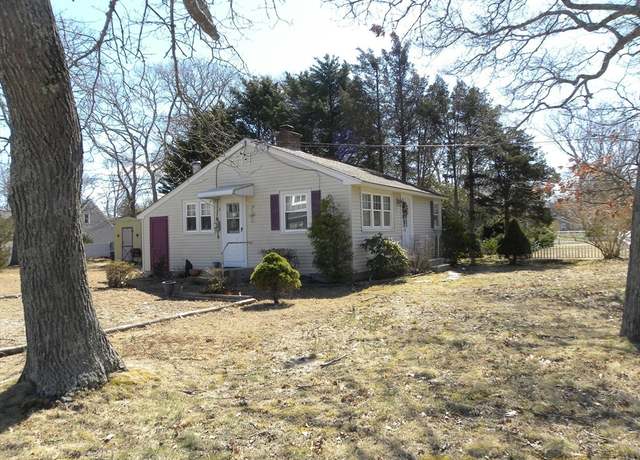 Property at 190 Maravista Ave, Falmouth, MA 02536, 2 beds, 1 bath
