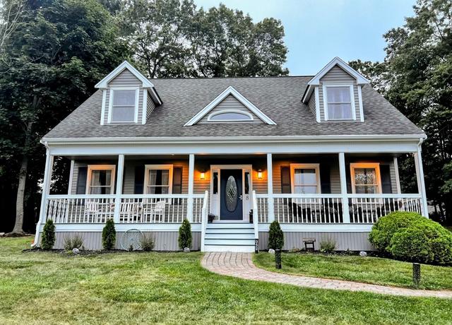 Property at 8 Corrine Ter, Bridgewater, MA 02324, 4 beds, 3 baths