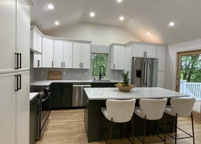 Property at 60 Duxbury Dr, Holden, MA 01520, 4 beds, 2 baths