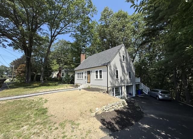 Property at 60 Duxbury Dr, Holden, MA 01520, 4 beds, 2 baths