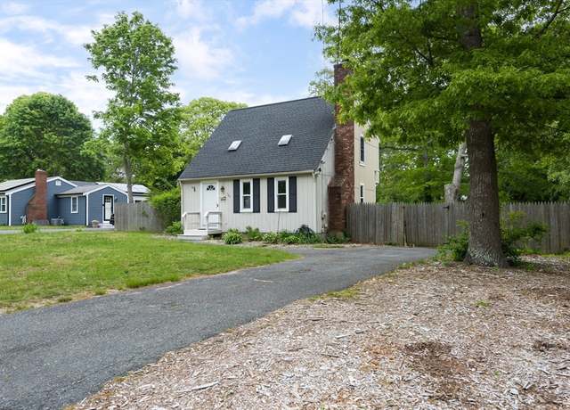 Property at 100 Kelley Rd, Barnstable, MA 02601, 2 beds, 1.5 baths