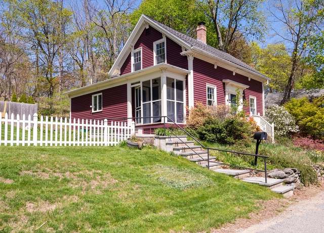 Property at 2 Sawyer St, Ipswich, MA 01938, 3 beds, 1 bath