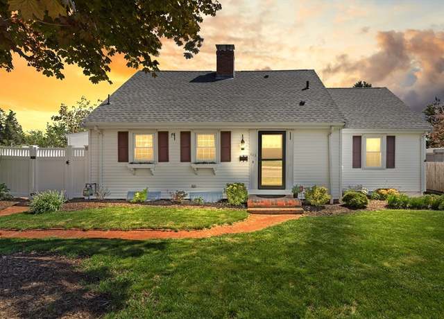 Property at 113 Standish Ave, Plymouth, MA 02360, 3 beds, 2 baths