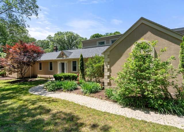 Property at 242 Boston Rd, Sutton, MA 01590, 5 beds, 4.5 baths
