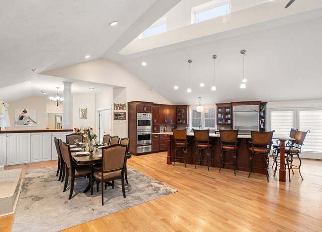 Property at 242 Boston Rd, Sutton, MA 01590, 5 beds, 4.5 baths