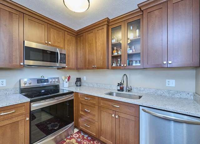Property at 71 Princeton St #305, Chelmsford, MA 01863, 2 beds, 1 bath