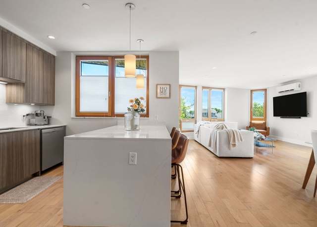 Property at 240 Salem St Unit 3C, Medford, MA 02155, 2 beds, 2 baths