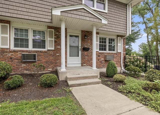 Property at 418 Meadow St Unit 15D, Agawam, MA 01001, 2 beds, 1.5 baths