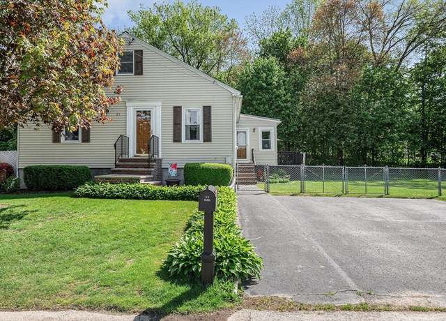 Property at 31 Iona Ave, Dracut, MA 01826, 3 beds, 1 bath