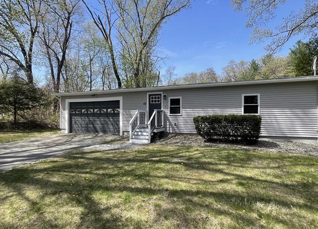 Property at 17 Passway 3, Worcester, MA 01602, 2 beds, 1.5 baths