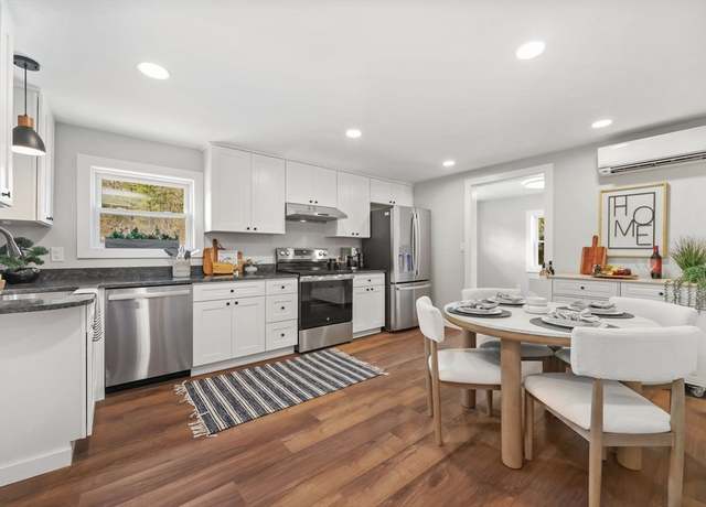 Property at 17 Passway 3, Worcester, MA 01602, 2 beds, 1.5 baths