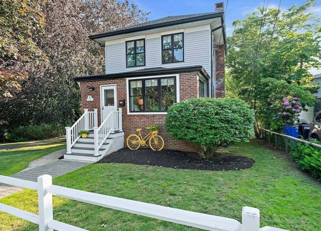 Property at 17 Plover Rd, Quincy, MA 02169, 2 beds, 1 bath