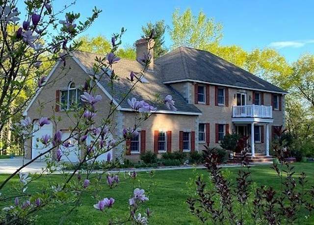 Property at 17 Wyndcliff Dr, Acton, MA 01720, 4 beds, 3.5 baths