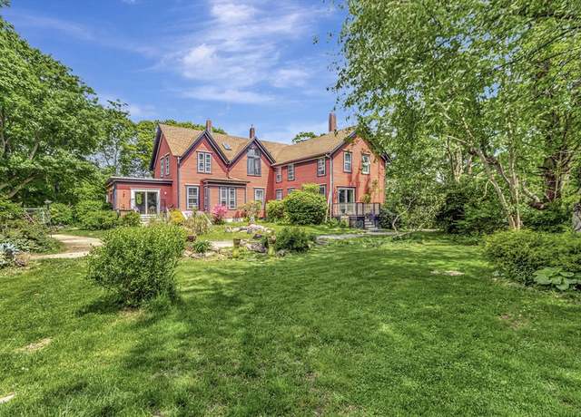 Property at 219 Nanaquaket Rd, Tiverton, RI 02878, 7 beds, 4 baths