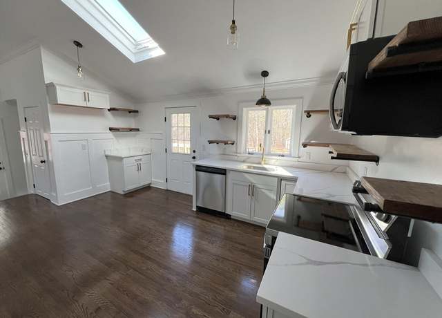 Property at 512 Lincoln St, Duxbury, MA 02332, 4 beds, 2 baths