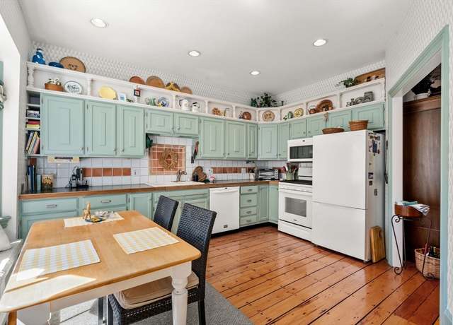 Property at 31 Mead St, Boston, MA 02129, 3 beds, 2.5 baths