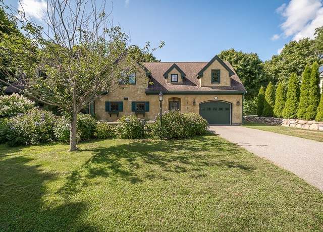 Property at 126R Mount Pleasant Ave, Gloucester, MA 01930, 4 beds, 2.5 baths