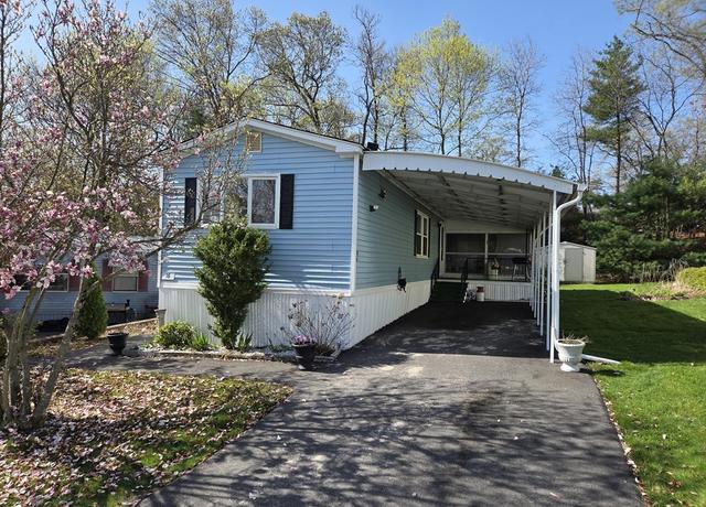Property at 16 Holly Hill Ln, Marlborough, MA 01752, 2 beds, 1 bath