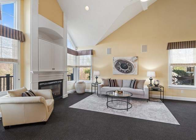 Property at 5 Carriage Hill Cir #5, Southborough, MA 01772, 2 beds, 2.5 baths