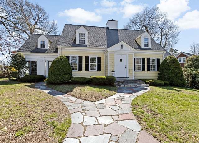 Property at 8 Stoney Brae Rd, Quincy, MA 02170, 4 beds, 2.5 baths