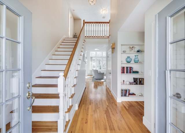 Property at 19 Longshank Cir, Falmouth, MA 02536, 3 beds, 2.5 baths