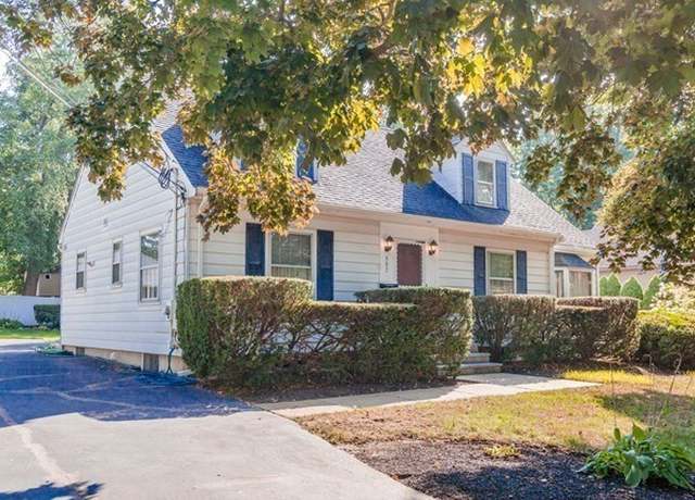 Property at 507 Lowell St, Wakefield, MA 01880, 4 beds, 1.5 baths