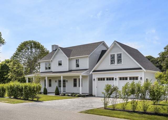 Property at 30 Franklin Ave, Oak Bluffs, MA 02557, 2 beds, 2.5 baths