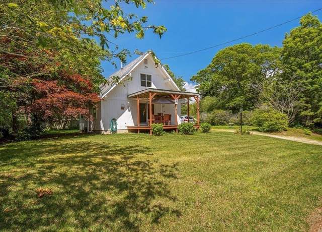 Property at 42 Beechwood Dr, Mashpee, MA 02649, 3 beds, 1.5 baths