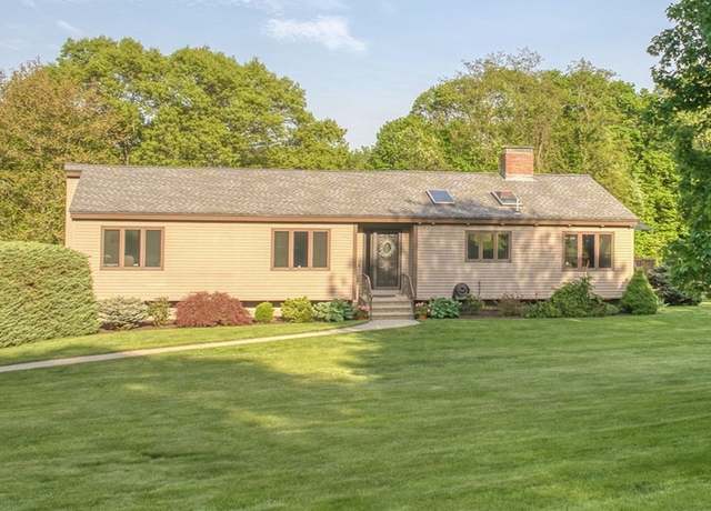 Property at 34 Marlboro St, Hudson, MA 01749, 4 beds, 2.5 baths