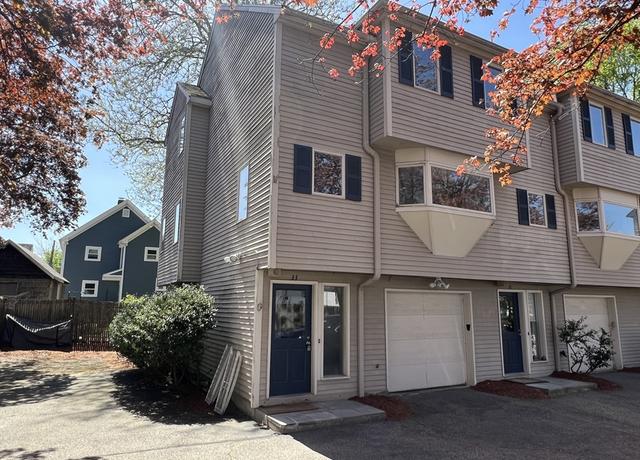 Property at 33 Ashland St #7, Watertown, MA 02472, 2 beds, 1.5 baths