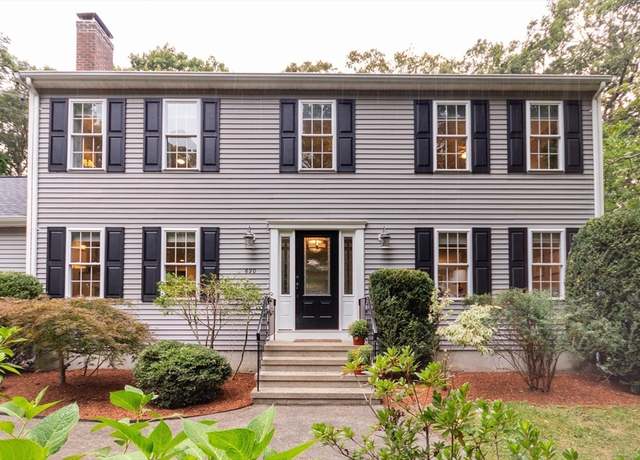 Property at 620 Pleasant St, Franklin, MA 02038, 4 beds, 2.5 baths