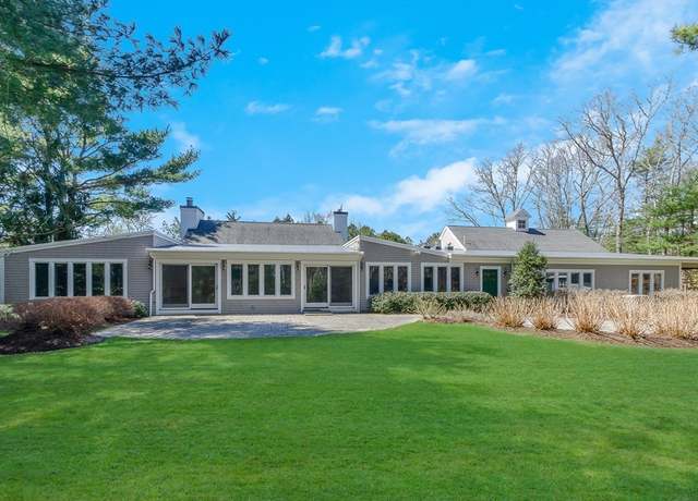 Property at 345 Point Rd, Marion, MA 02738, 3 beds, 3.5 baths