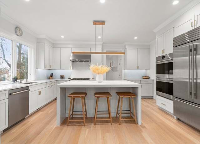 Property at 39 Donna Rd, Needham, MA 02494, 5 beds, 4.5 baths