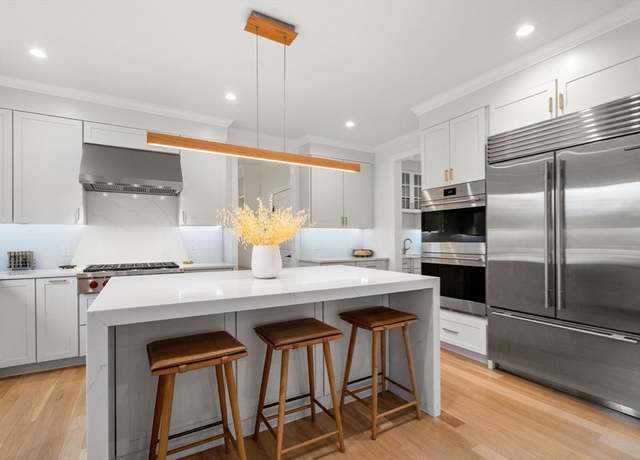 Property at 39 Donna Rd, Needham, MA 02494, 5 beds, 4.5 baths