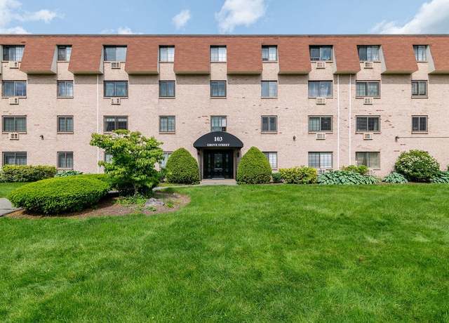 Property at 103 Grove St #330, Rockland, MA 02370, 2 beds, 1 bath