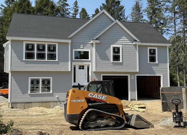 Property at 52 Homeward Ave, Uxbridge, MA 01569, 3 beds, 2.5 baths