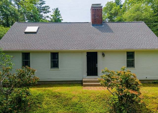 Property at 86 Plymouth St, Carver, MA 02330, 3 beds, 3 baths