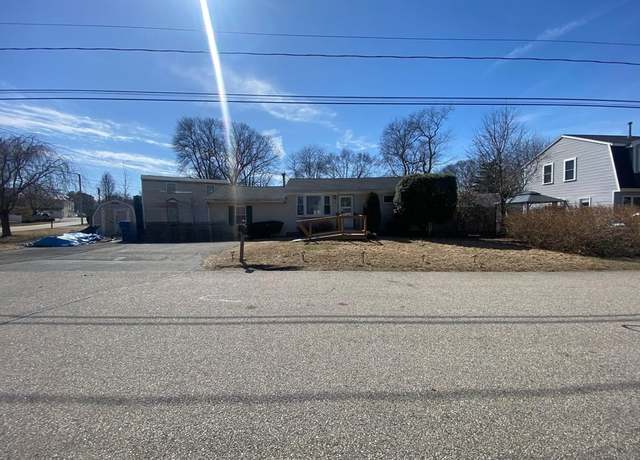 Property at 58 Edwards St, Seekonk, MA 02771, 2 beds, 1 bath