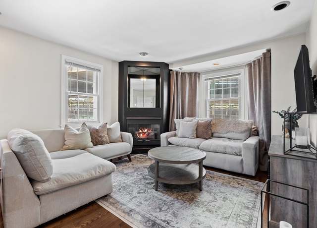 Property at 21 Chestnut Unit 4R, Chelsea, MA 02150, 2 beds, 1 bath
