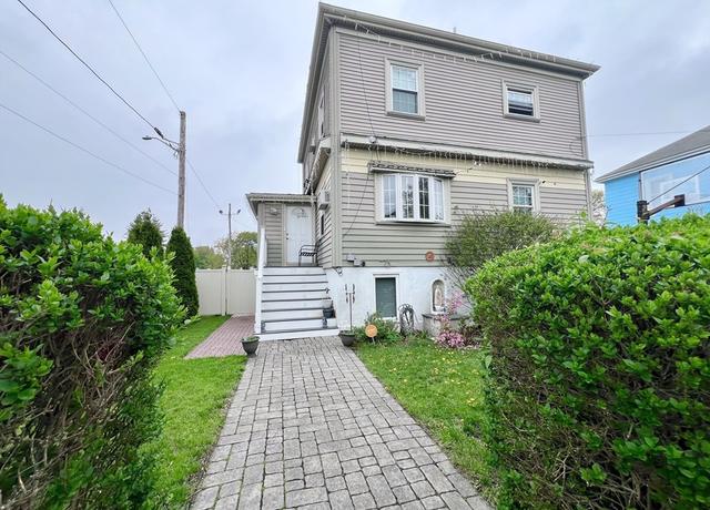 Property at 19 Batchelders Ct, Lynn, MA 01905, 4 beds, 3 baths